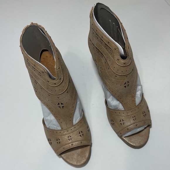 Sugar Peep Toe Block Heel Shoe - Picture 2 of 16